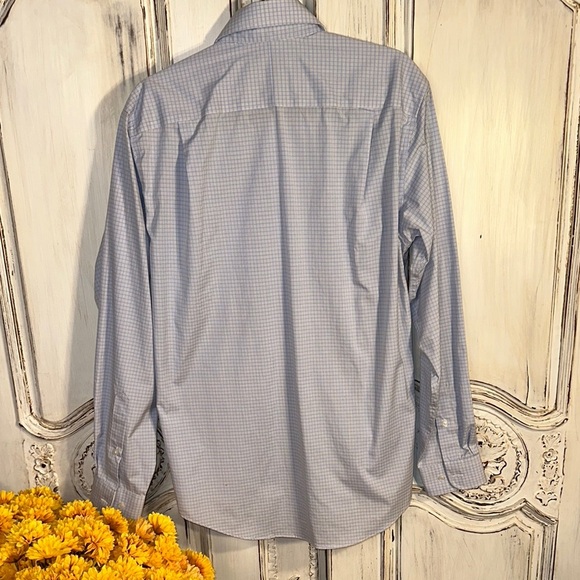 Men’s Banana Republic Light Blue Checkered Dress Shirt - Picture 9 of 10